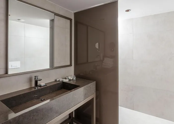 Paloma Orenda Сиде